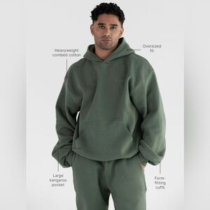 NWT - Comfrt - Minimalist Hoodie in color Forest